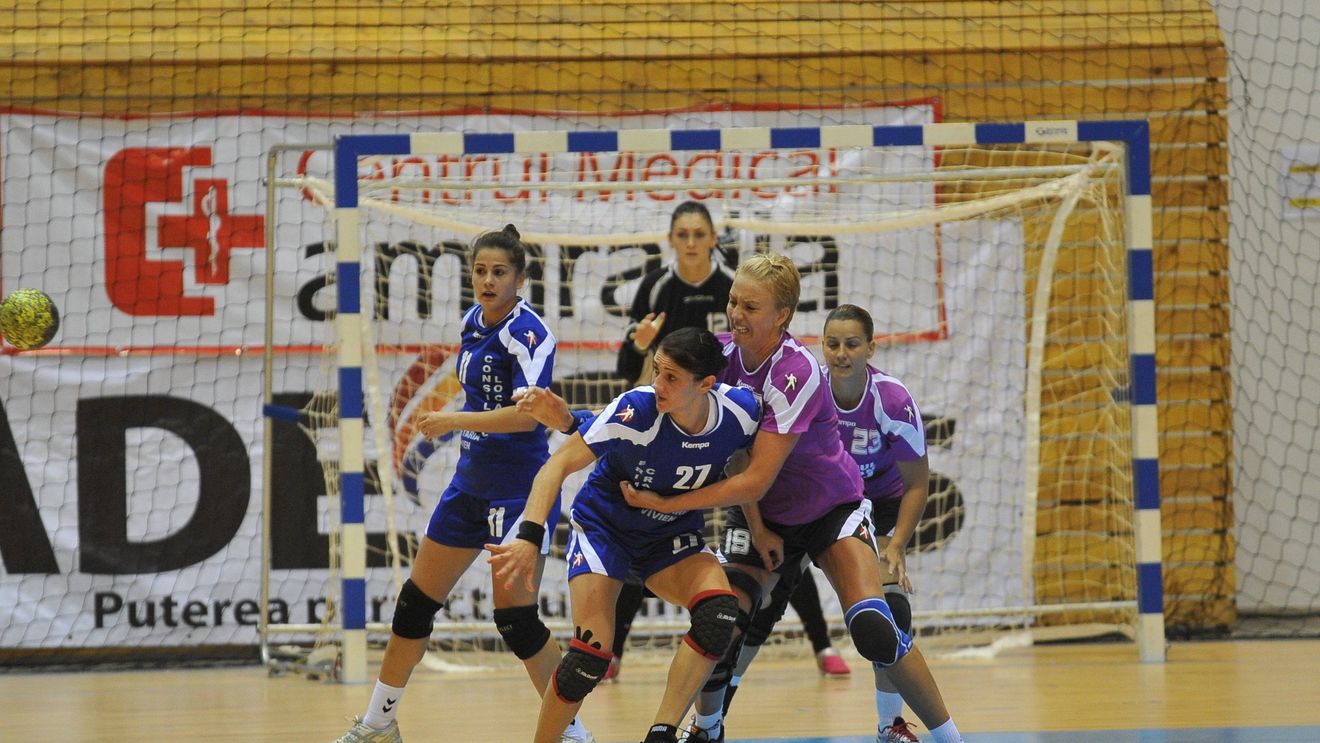 Craiova a pierdut la "masa verde" meciul din etapa 1 și a fost penalizată cu un punct pentru legitimări pe "fals"!