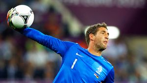 Maarten Stekelenburg va juca la Fulham