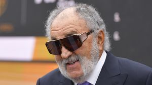 Vedeta din PRO TV-ul lui Adrian Sârbu a fost la un pas să dea cu maşina peste Ion Țiriac. Miliardarul s-a dus direct la ea şi replica lui a fost memorabilă