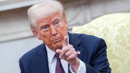 Tarifele lui Donald Trump i-au nenorocit pe bogătașii patroni din fotbal. Gaură de miliarde de euro, într-o piață zguduită, iar Bloomberg a făcut anunțul: „Sunt cele mai pierderi din istorie, în două zile”