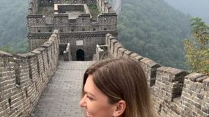 Schimbare de look pentru Simona Halep. GALERIE FOTO spectaculoasă. Cum îți place mai mult? Cu breton, brunetă, blondă sau cu bucle?