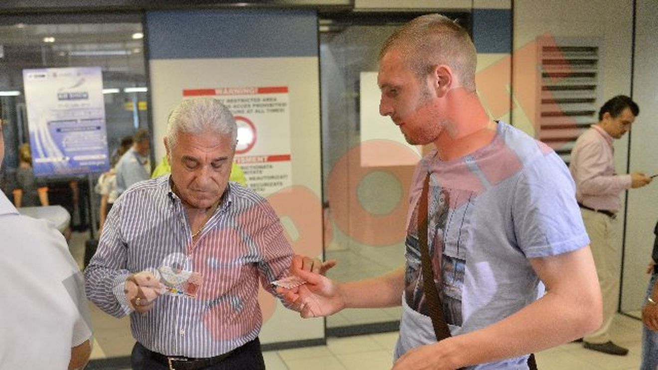 FOTO - Moți a părăsit haita!** Fundașul merge să joace în Ligă: "Cluburile s-au înțeles, mâine semnez"