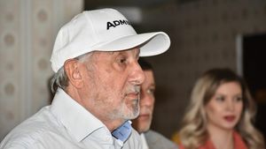 Ilie Năstase a răbufnit după ce a fost prins băut la volan și a înjurat o jurnalistă: „Sunteți prea tânără și proastă ca să înțelegeți! Sunteți o idioată, e bine?”