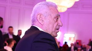 Giovanni Becali, șocat de internaționalul român! Fotbalistul a coborât din avionul privat închiriat special pentru el după ce a văzut că i-a fost modificat salariul din contract