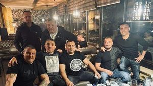 Din ce susțin că au făcut avere de milioane de euro interlopii care erau prieteni cu fotbaliștii de la CFR Cluj și care au fost săltați de mascați