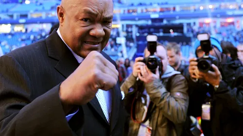 Pumnul lui Ali îl bântuie de 40 de ani pe George Foreman. „Este un memento pentru mine, în fiecare zi, că trebuie să rămân umil”. Cum se chinuie singur boxerul american