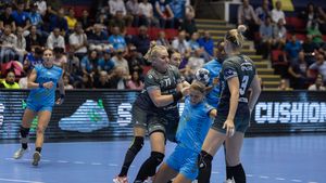 Ce nu s-a văzut la televizor la dramaticul meci de handbal feminin CSM București - Bietigheim din Polivalentă | SPECIAL