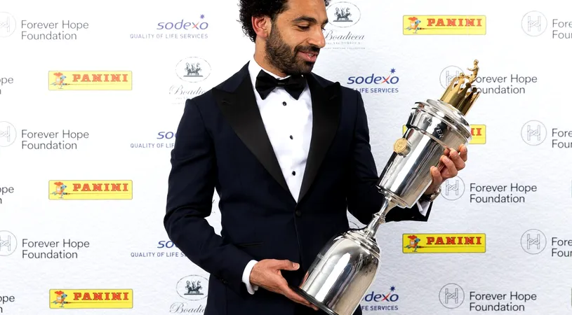 VIDEO | Salah, fotbalistul anului în Premier League! Egipteanul le-a luat fața rivalilor și a primit un mesaj amuzant de la Jurgen Klopp. Ce i-a transmis antrenorul în timpul ceremoniei