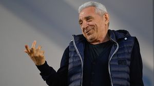 Giovanni Becali s-a întors în Germania, țara în care și-a trăit tinerețea într-un mod pe care el însuși l-a numit a fi deloc ortodox, și e gata să facă transferuri de zeci de milioane de euro din naționala României, după EURO!