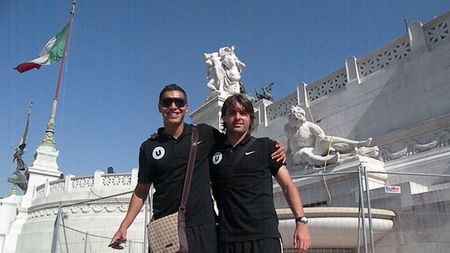 FOTO EXCLUSIV** Atenție, "șepci roșii" prin Roma! Jucătorii lui "U" au vizitat Cetatea Eternă! Ce surpriză au avut doi dintre elevii lui Badea