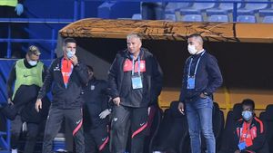 Dan Petrescu a făcut scandal după egalul cu Viitorul: „Fără VAR, nu avem nicio șansă! Am avut multe penalty-uri!”