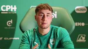 Dinamo a rezolvat transferul înlocuitorului lui Sivis: „E deja la Săftica, este produsul Sevillei”