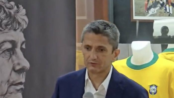 Momente de suflet la evenimentul „Mircea Lucescu, Legenda care nu apune”. Răzvan Lucescu și Ioan Andone, emoționați până la lacrimi