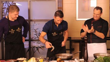 FOTO Raț este "Master Chef" la Donețk:** a transformat gătitul în artă într-un show TV! Totuși, în vestiar are poreclă de shaormar :)