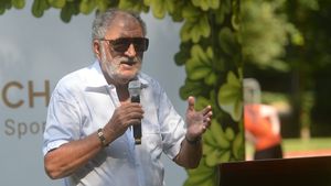 Ion Țiriac dă o nouă lovitură imobiliară de maestru! Afacerea din zona Piața Victoriei îi aduce 10 milioane de euro grupului magnatului