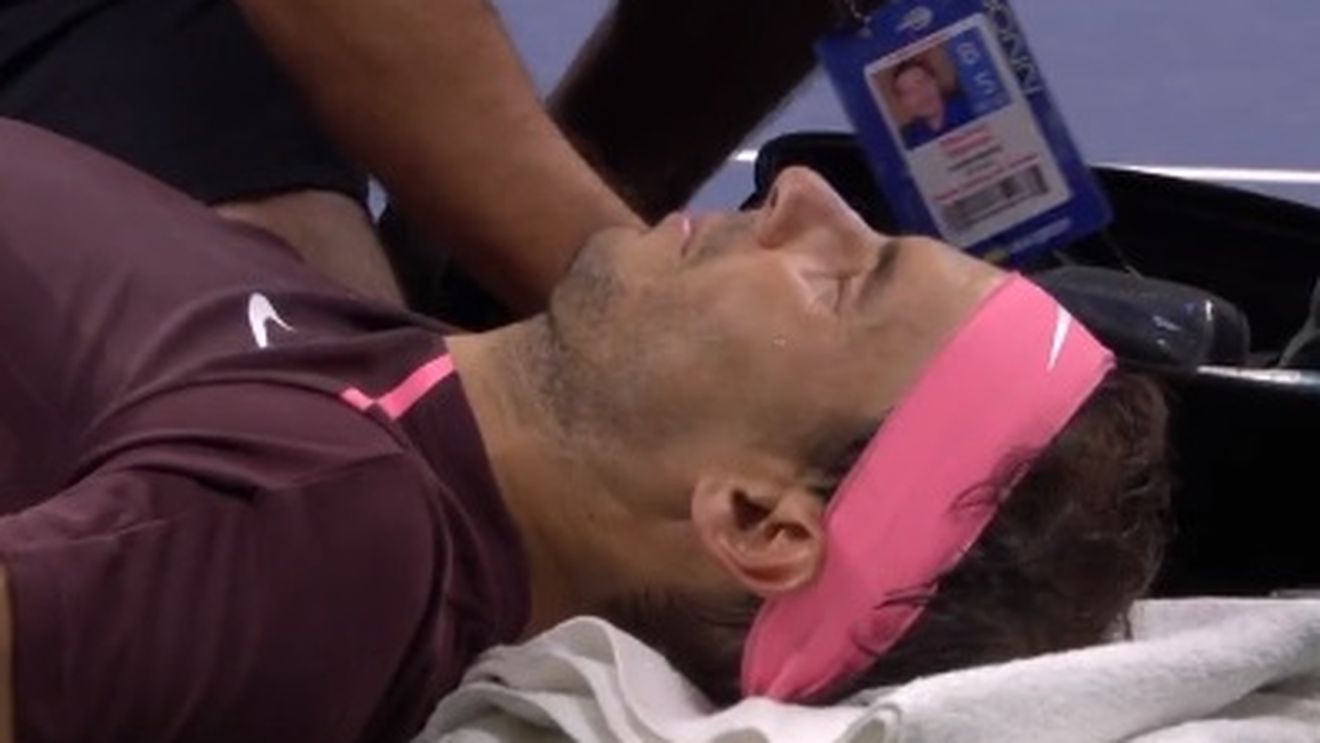 Momente de panică și la US Open: Rafa Nadal, plin de sânge! Spaniolul și-a spart nasul într-un mod stupid în timpul meciului cu italianul Fognini! VIDEO