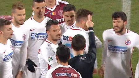 FOTO | Pintilii, eliminat pentru un fault la mijlocul terenului. A fost prea dură decizia lui Hațegan?