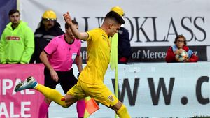 Ianis Hagi nu-l regretă pe Cosmin Contra și e încântat de tactica lui Mirel Rădoi: „Suntem mai curajoși, ne apărăm mai sus! Nu-i mai așteptăm pe adversari să ne dea mingea!” | VIDEO