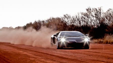 FOTO** Cei de la Top Gear au ales super mașina anului! Bolidul pe care nici n-ai timp să-l vezi