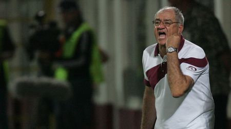 Hizo, dezlănțuit:** "Se știe că Tudor are tulburări de comportament!"