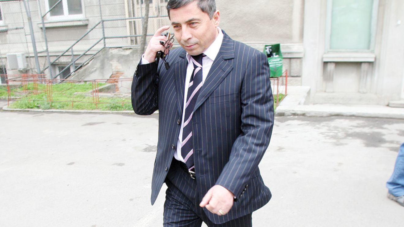 La mulți ani, „găozarule"!