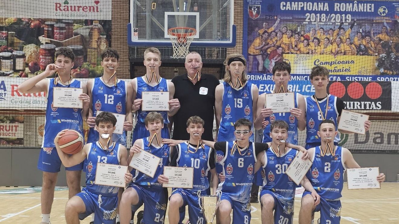Povestea unui vis! Fostul internațional Mitică Anghel scrie istorie și ca antrenor în baschetul juvenil ieșean. Performanță uriașă atinsă de clubul său ACS Stars 2012 Iași. „E un vis devenit realitate”. SPECIAL