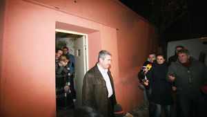 Avram și Țerbea au au scăpat de cătușe!** Au avut noroc: au stat 57 de zile în arest, Penescu și "Vâlcea" au ieșit după nouă luni