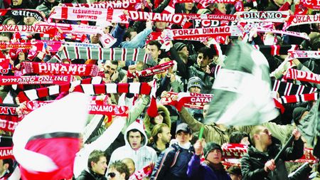 Nu vine galeria, dar au scăpat de o grijă!** "Câinii" au vândut aproape toate biletele pentru derby