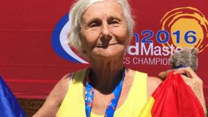 INTERVIU VIDEO | "Tinerețea e o stare de spirit, dar bătrânețea ce o fi? Eu nu mă simt așa bătrână". Are 90 de ani și e campioană mondială de veterani la 10 km marș. Elena Pagu: "Unii oameni își fac cruce când mă văd alergând și își spun: uite-o cum aleargă... în loc să meargă la biserică!"