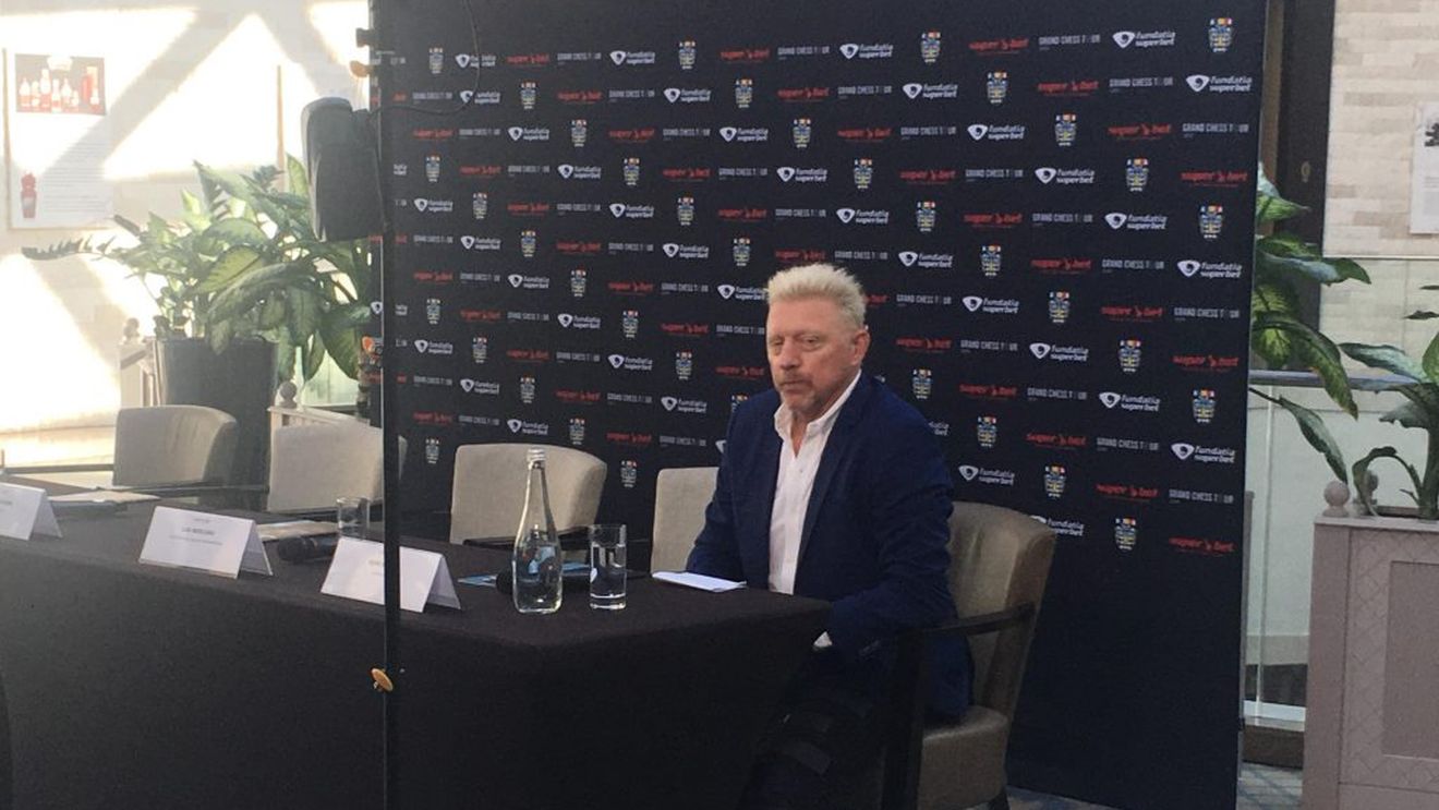 Boris Becker, în România! Fostul mare tenismen e în cârje, dar face prima mutare în sportul minții. FOTO