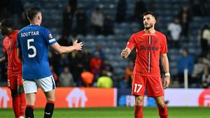 A fost aproape de golul carierei în FCSB - Manchester United 0-2, dar e sincer: „Ne-am învățat lecția”