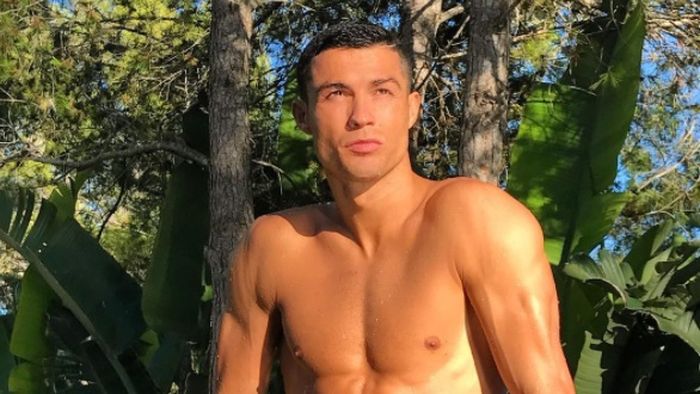 Cristiano Ronaldo, la întrecere cu două vedete de la Hollywood. Portughezul este pe locul 3 în lume. Pentru a posta o poză pe Instragram este plătit cu...  