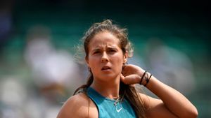Situația neplăcută în care a ajuns jucătoarea care a eliminat-o pe Wozniacki! Nu se aștepta să ajungă în sferturile de la Roland Garros și și-a pierdut locul de cazare: "Da, e o problemă"