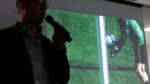 Tehnologia goal-line va fi introdusă și la EURO 2016. Blatter: "Va ajuta arbitrii și publicul"