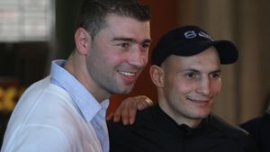 Meciul lui Bute, amânat pentru luna iulie