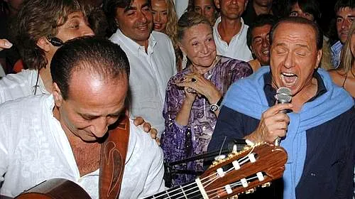 VIDEO** Berlusconi, așa cum nu l-ați mai văzut! A lansat un album muzical cu balade „elegante și rafinate”