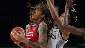 Șoc total! Rușii au reținut pe aeroport o jucătoare din SUA, dublă campioană olimpică! Acum, ea riscă 10 de ani închisoare: câinii polițiști au adulmecat bagajele sportivei și au descoperit asta | VIDEO