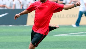 Ronaldinho a lovit bara de 4 ori....degeaba!