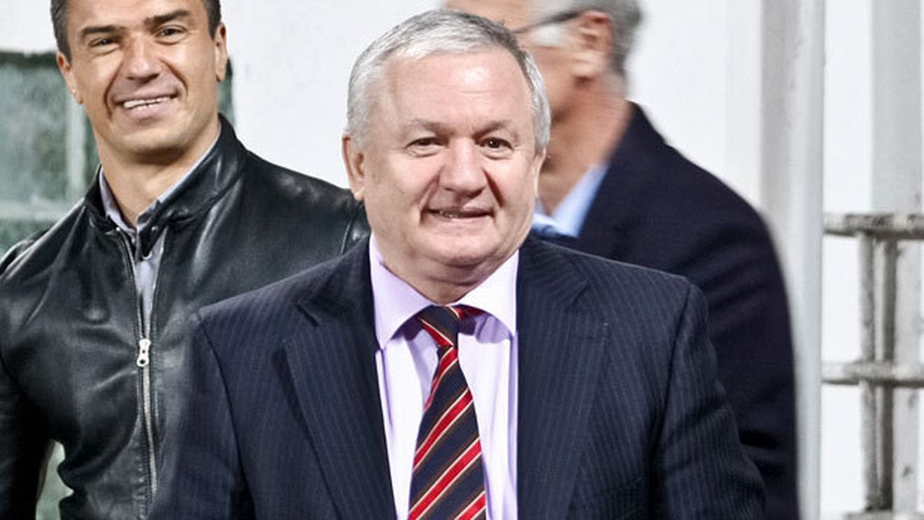 Porumboiu se așteaptă ca Becali să apeleze la premieri în "indirecte" pe finalul sezonului:** "Nu el este problema! La alții valizele sunt secrete"