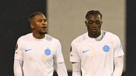 E oficial! Siyabonga Ngezana, OUT