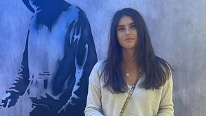 Ipostaza în care a fost surprinsă Sorana Cîrstea în timp ce Simona Halep joacă la Transylvania Open! Andrea Petkovic a rămas uimită: „Semeni cu Monica Bellucci!" GALERIE FOTO