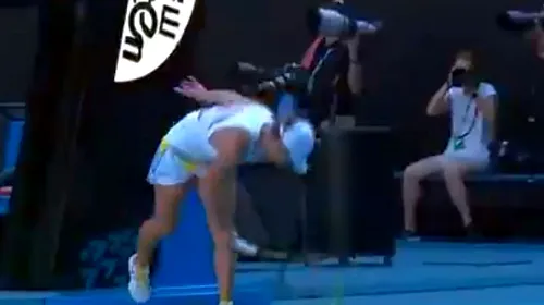 Primul set pierdut de Simona Halep la Australian Open. Cum a reacţionat românca la nervi: a ţipat la Darren Cahill şi a rupt racheta | VIDEO