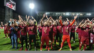 EXCLUSIV | Anunțul fabulos al lui Emil Boc: "Titlul e la Cluj, nu-l mai duceți în altă parte". Primarul pariază și pe "U" Cluj: "Va intra în Liga 1 și va continua spre cupele europene"