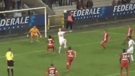 Golul săptămânii în Europa. A ratat din penalty, dar a urmat o replică genială! VIDEO - Execuție 'nebună' în Belgia