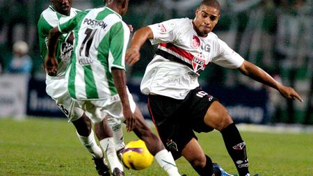 Adriano, amenintat cu excluderea