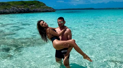Adi Popa, vacanță de lux de sărbători! Și-a dus iubita în Maldive, iar tânăra s-a lăsat fotografiată în ipostaze incendiare | GALERIE FOTO