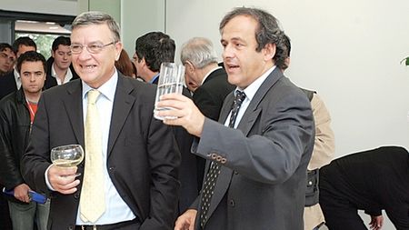 Mircea Sandu are încredere în prietenii Platini și Blatter. "Sper să-și demonstreze nevinovăția cât de curând"