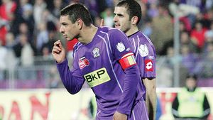 Ganea dă șah la Poli!