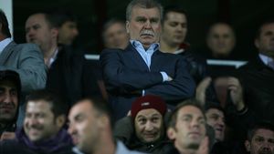 Dinu Gheorghe îi răspunde lui Hagi: "Nu l-am văzut pe Zidane să critice pe cineva de la naționala Franței!"