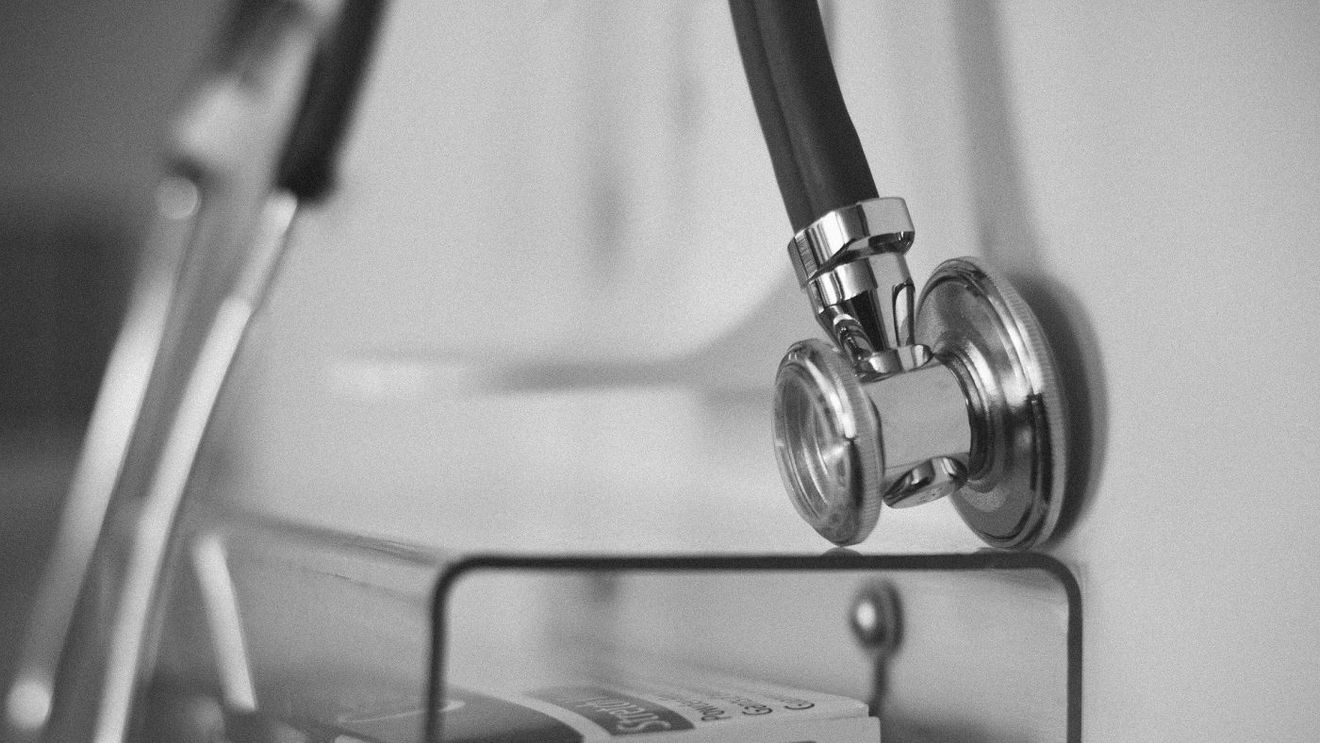 Nu i-a venit să creadă! Factura uriașă pe care a primit-o un bărbat din partea spitalului, după ce s-a îmbolnăvit de COVID-19